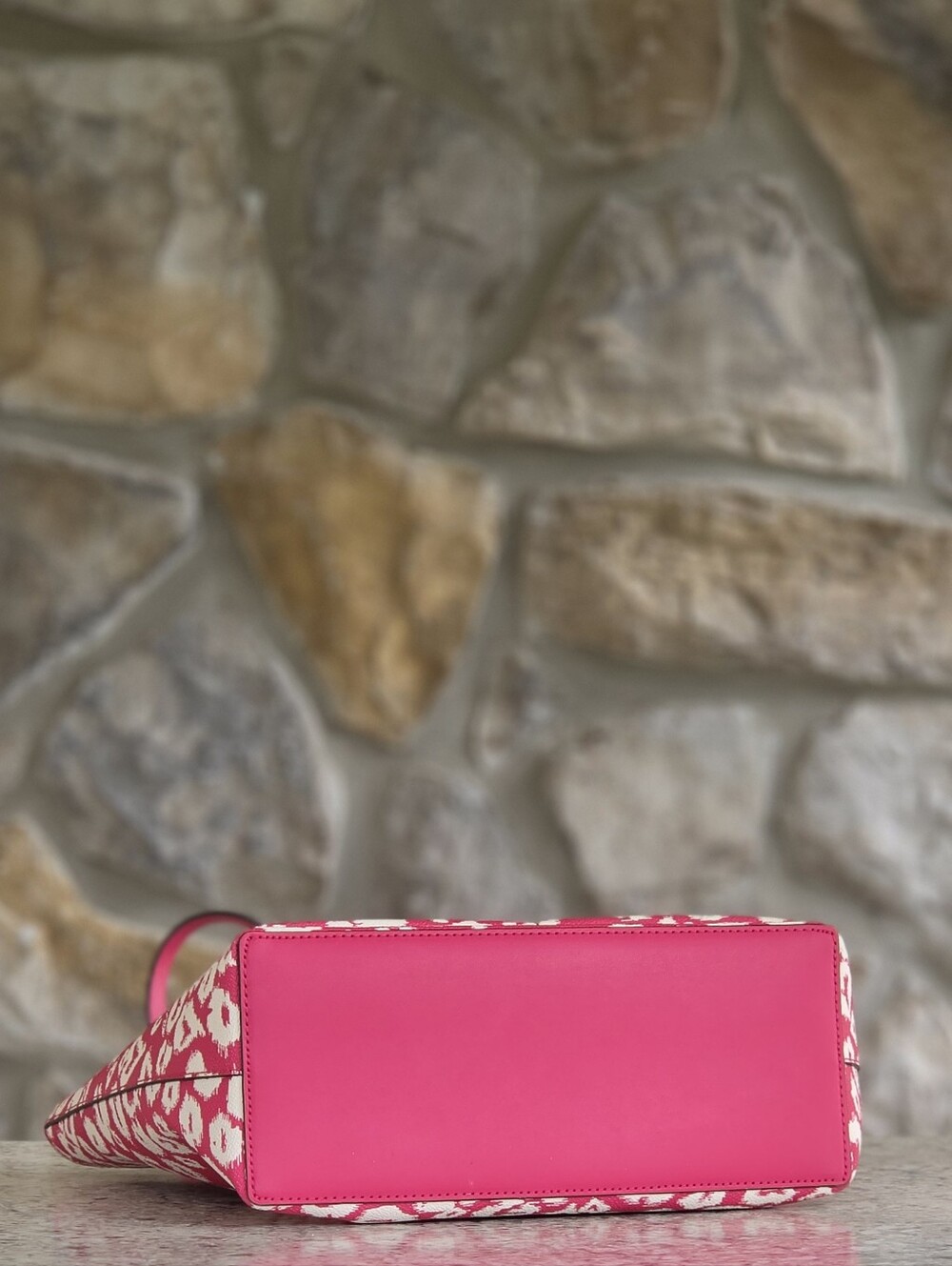 Michael Kors Jet Set Medium Pink Tote - Picture 4 of 9